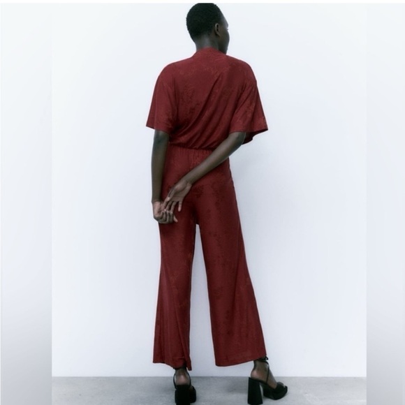 Zara SHORT SLEEVE JUMPSUIT WITH SURPLICE V-NECKLINE. TIED BELT. - Picture 3 of 7